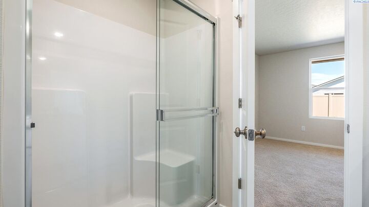 Property Photo: 6013 Road 115 WA 99301