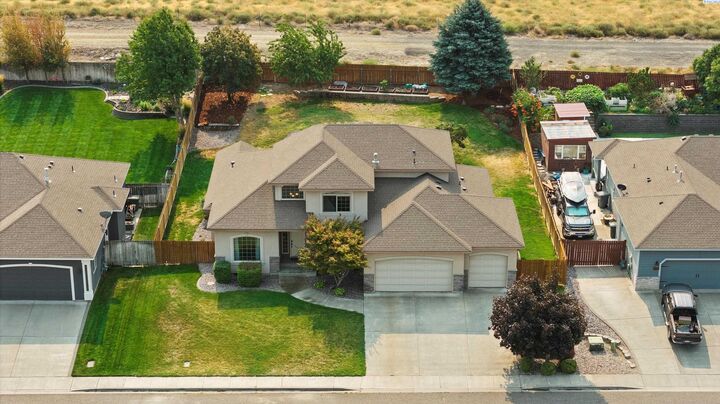 Property Photo: 3381 Nottingham Dr WA 99352