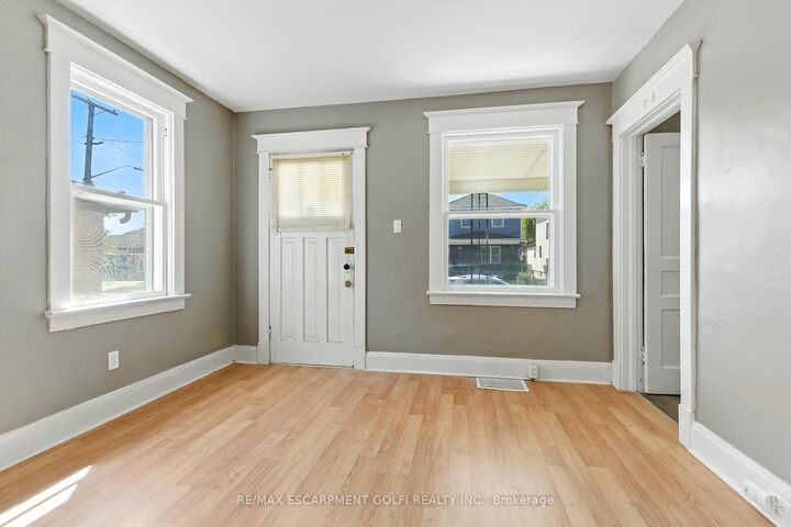 Property Photo:  8 Maitland Street  ON L2V 3A5 