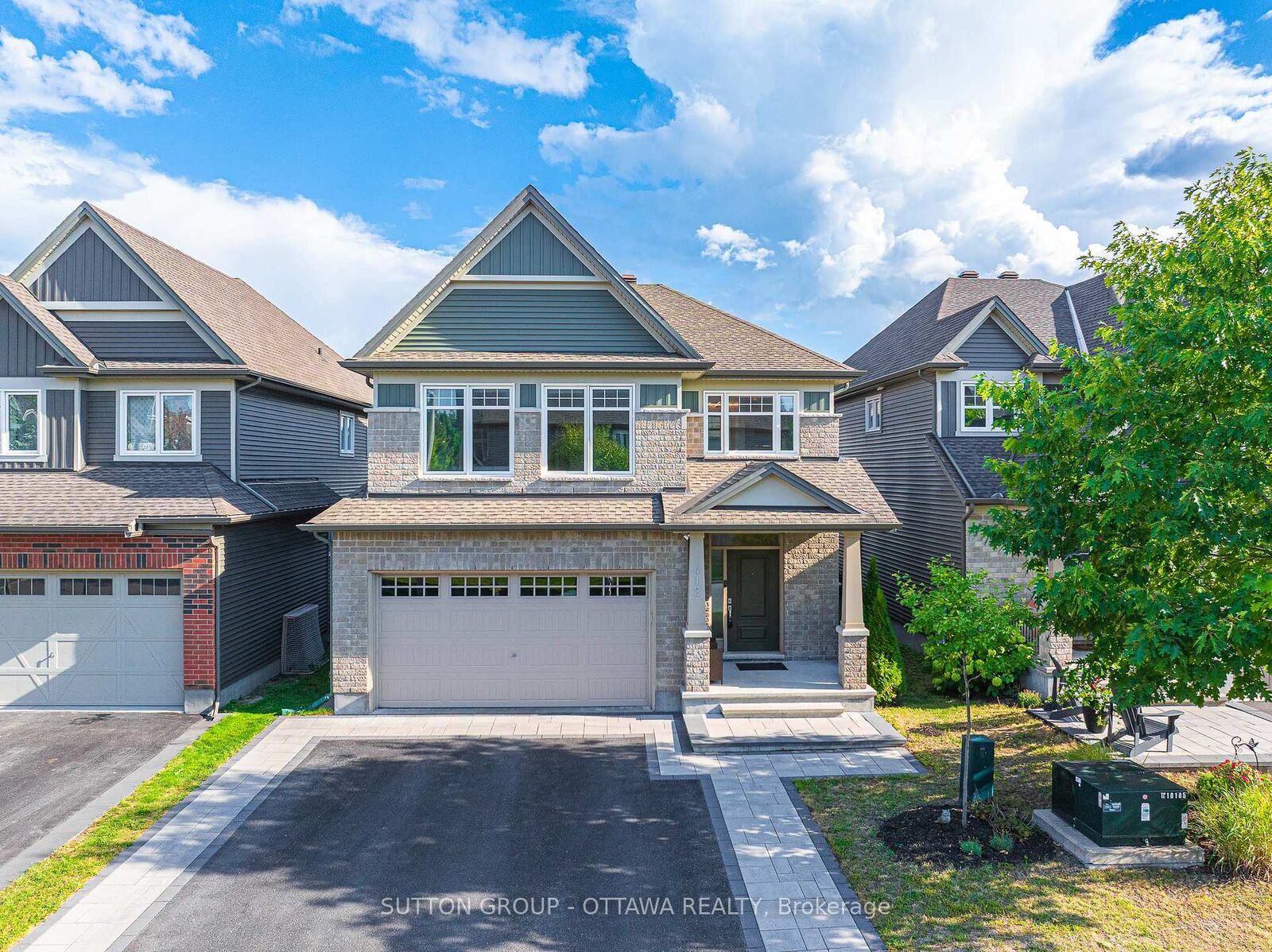 Photo de la propriété: 412 Odessa Way ON K2J 5X7