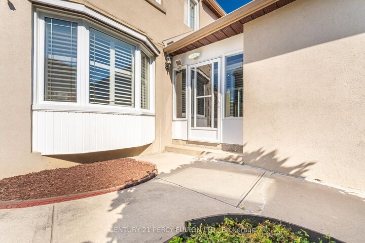 Photo de la propriété: 4 Radford Drive ON L1T 1V9