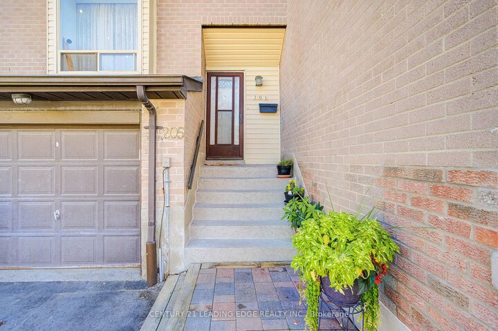 Photo de la propriété: 55 Collinsgrove Road 205 ON M1E 4Z2