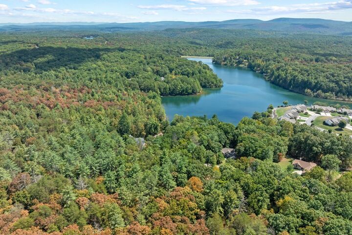 Property Photo:  33 Hunterwood Ct  TN 38558 
