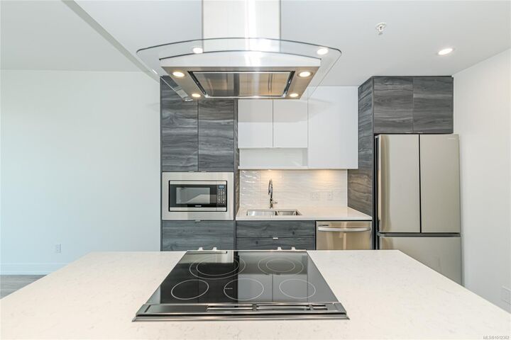Property Photo: 1628 Store St 715 BC V8W 0H1