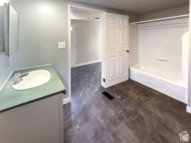 Property Photo: 425 N Esquire Pkwy 16 UT 84513