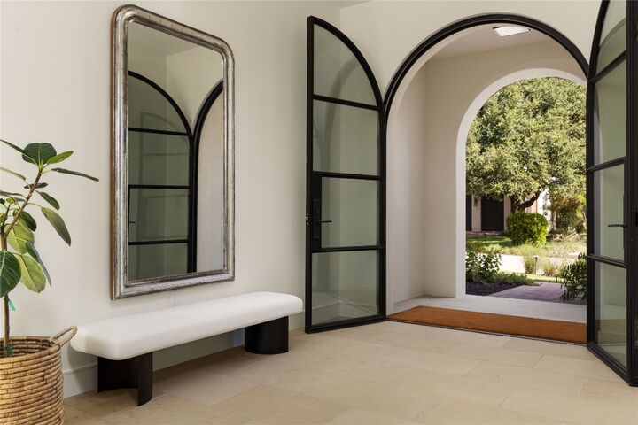 Property Photo: 4401 Amarra Drive 20 TX 78735