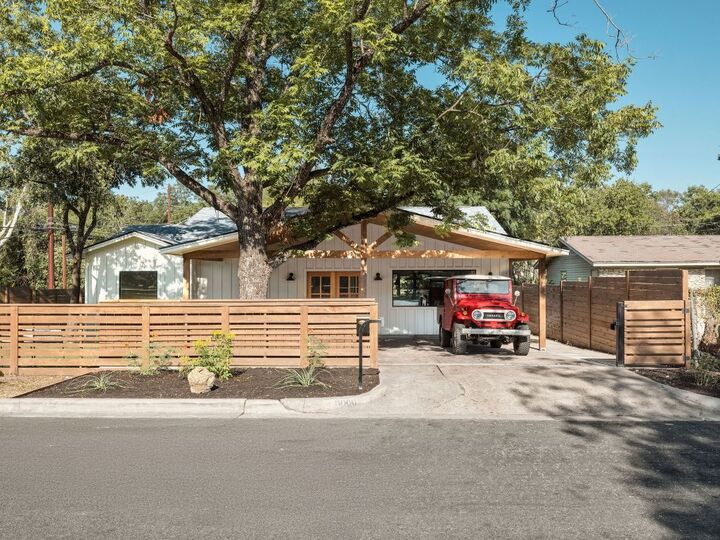 Property Photo: 3006 Brinwood Avenue TX 78704