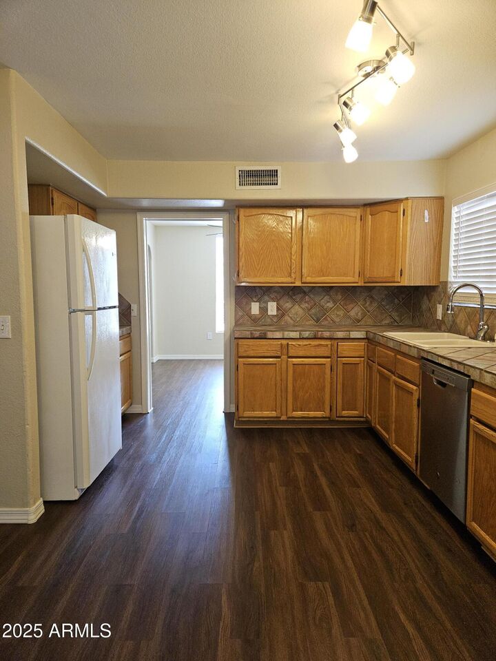 Property Photo: 1194 N Madrid Lane AZ 85226