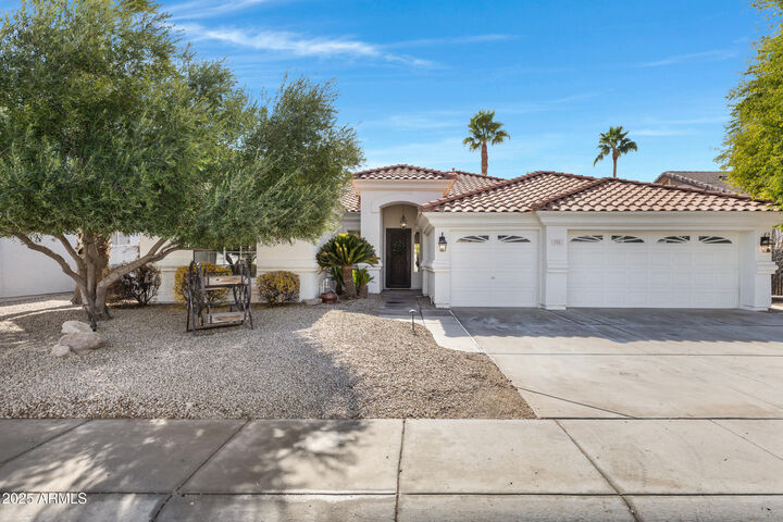 Property Photo:  721 W Cherrywood Drive  AZ 85248 
