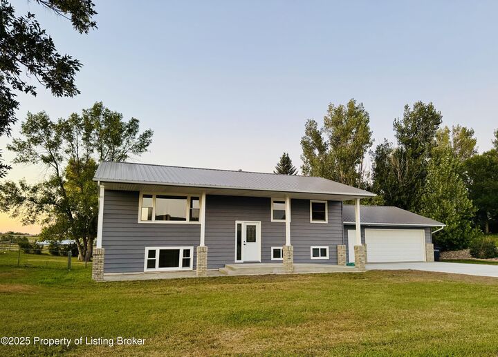 Property Photo: 688 Dakota Drive ND 58621
