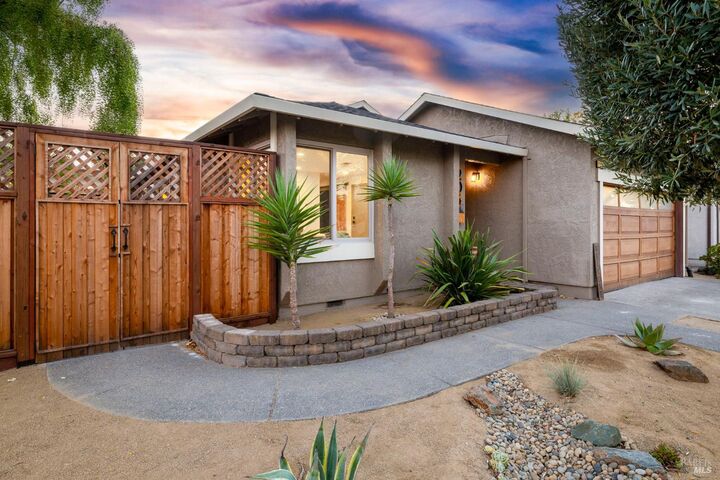 Property Photo: 204 Prince Albert Court CA 94954