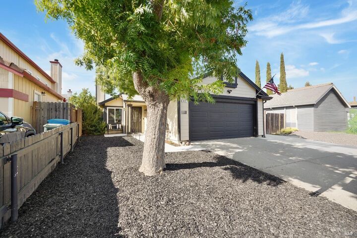Property Photo:  845 Turquoise Street  CA 95687 