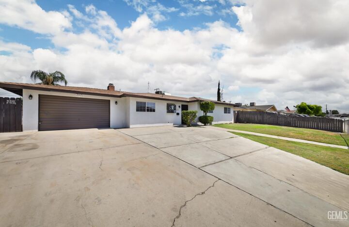 Property Photo:  3906 Sandra Drive  CA 93304 