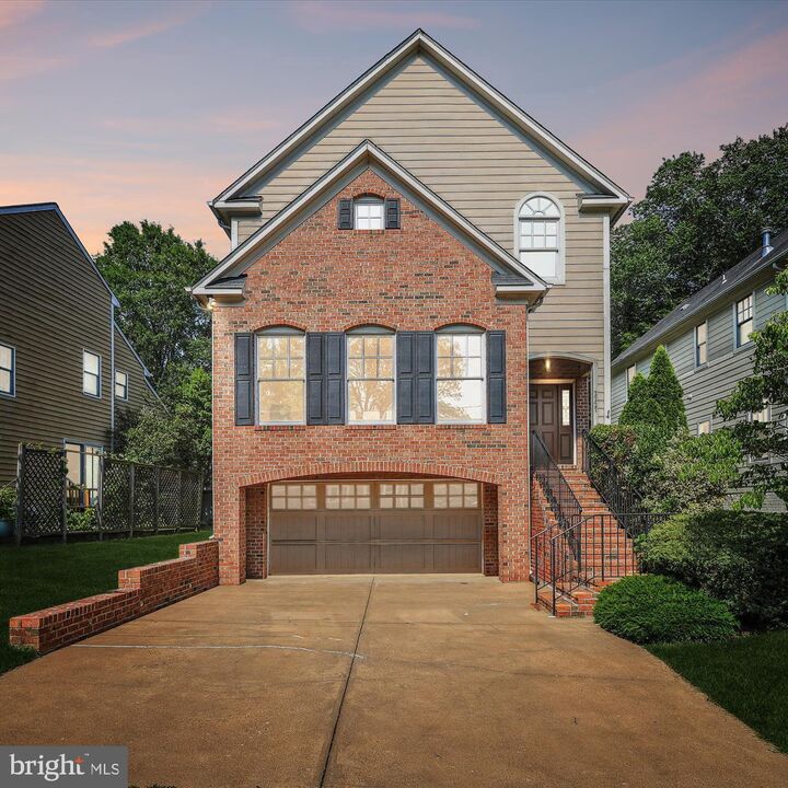2227 N Albemarle Street  Arlington VA 22207 photo