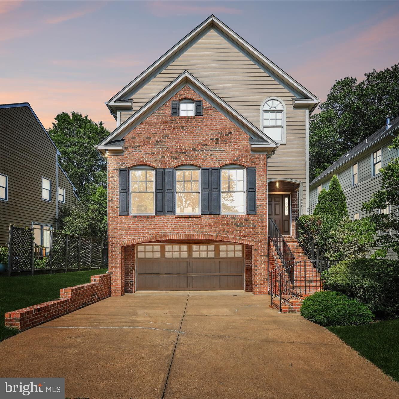 Property Photo: 2227 N Albemarle Street VA 22207
