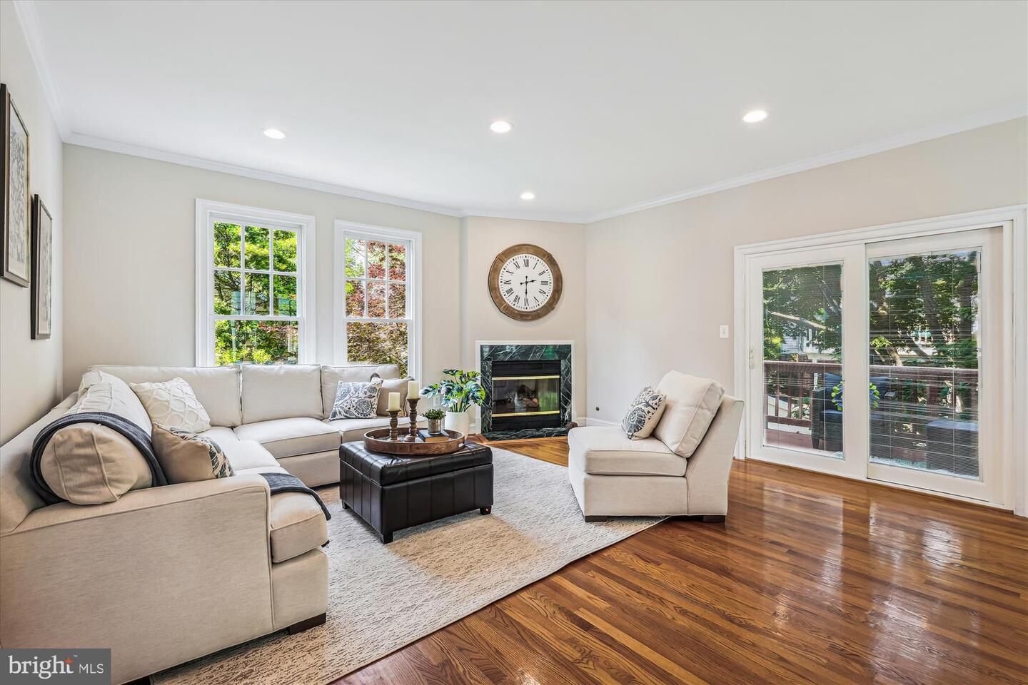 Property Photo: 2227 N Albemarle Street VA 22207