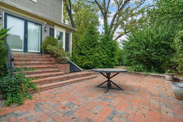 Property Photo:  303 E 9th St  MO 65251 