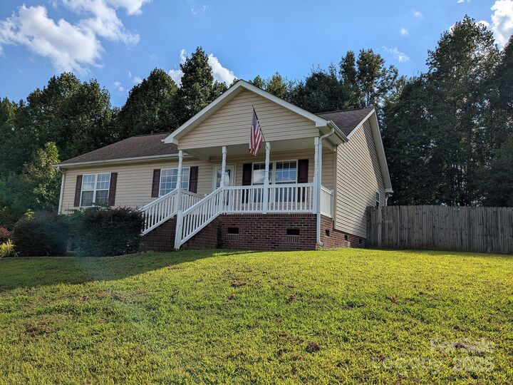 Property Photo: 1221 Woodpecker Drive SC 29710
