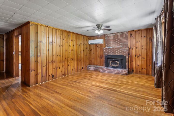Property Photo: 194 Virginia Drive NC 28752