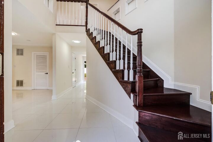 Property Photo: 8 Stephenville Parkway NJ 08820