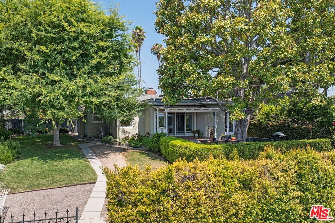 Property Photo:  1080 Pagoda Pl  CA 90031 