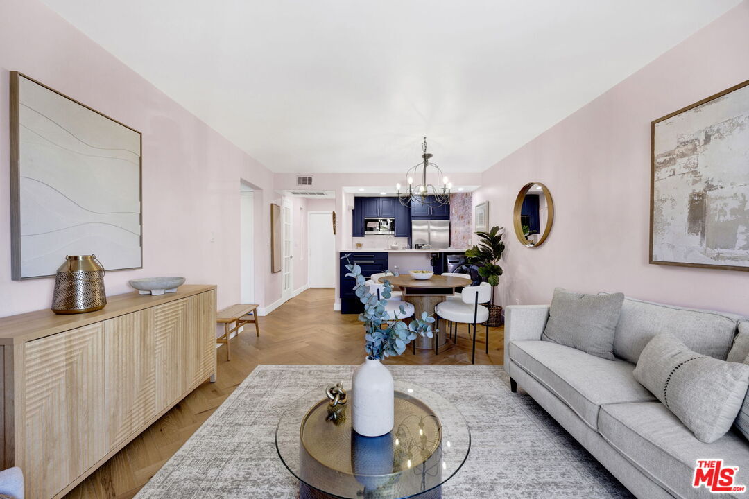 Property Photo: 1351 N Orange Dr CA 90028