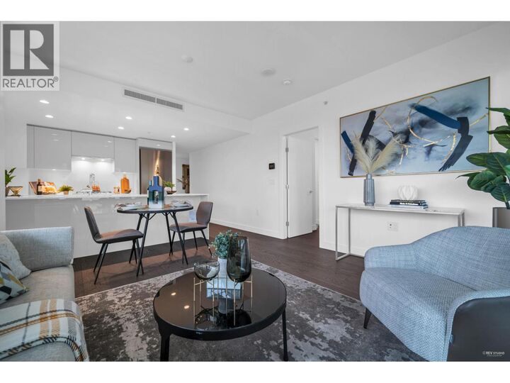 Photo de la propriété: 5766 Gilbert Road 703 BC V7C 0G2