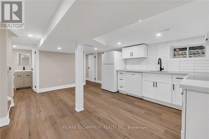 Property Photo: 126 Auburn Avenue ON L8K 3B2