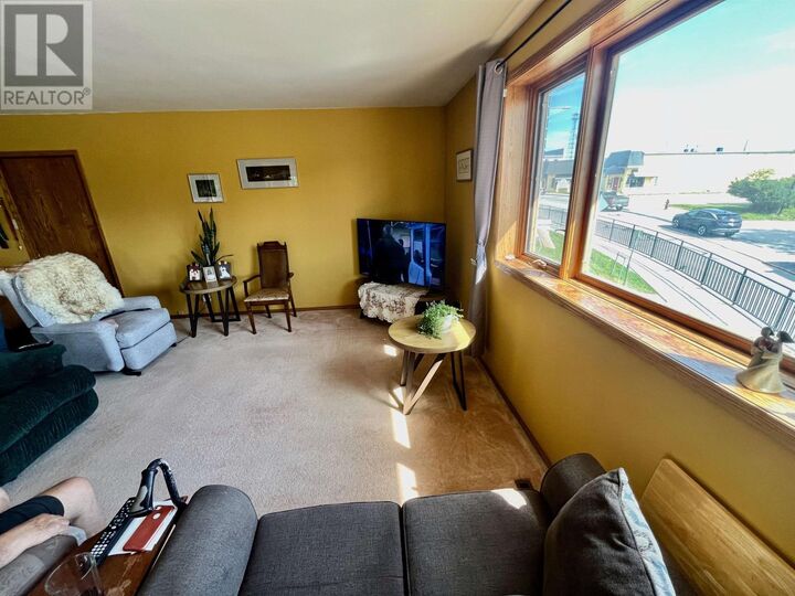 Property Photo:  3 King St  ON P8N 1B2 