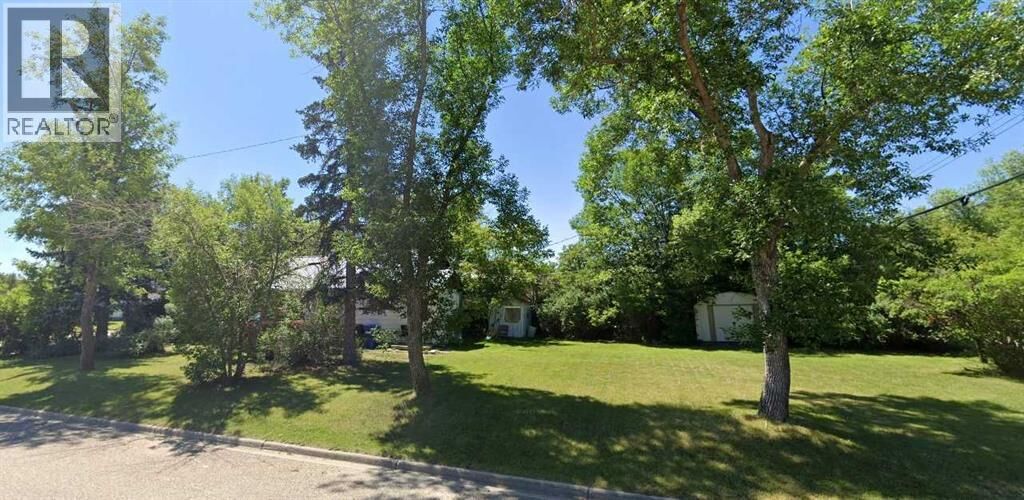 Property Photo:  2302 23 Street  AB T0L 1R0 