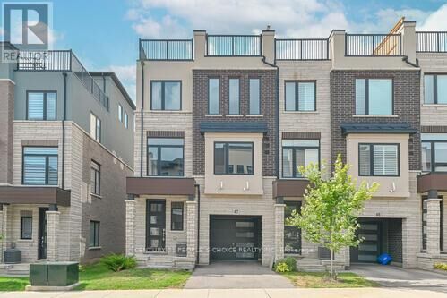 Property Photo:  314 Equestrian Way 47  ON N3E 0E2 