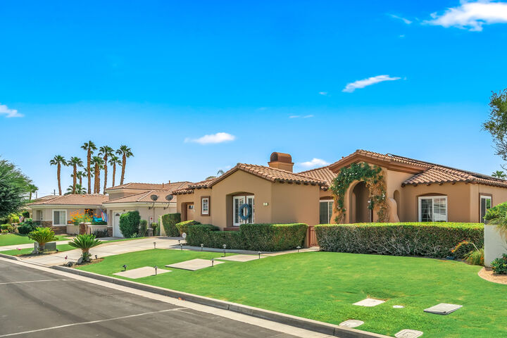 Property Photo: 17 Corte Del Sol CA 92270