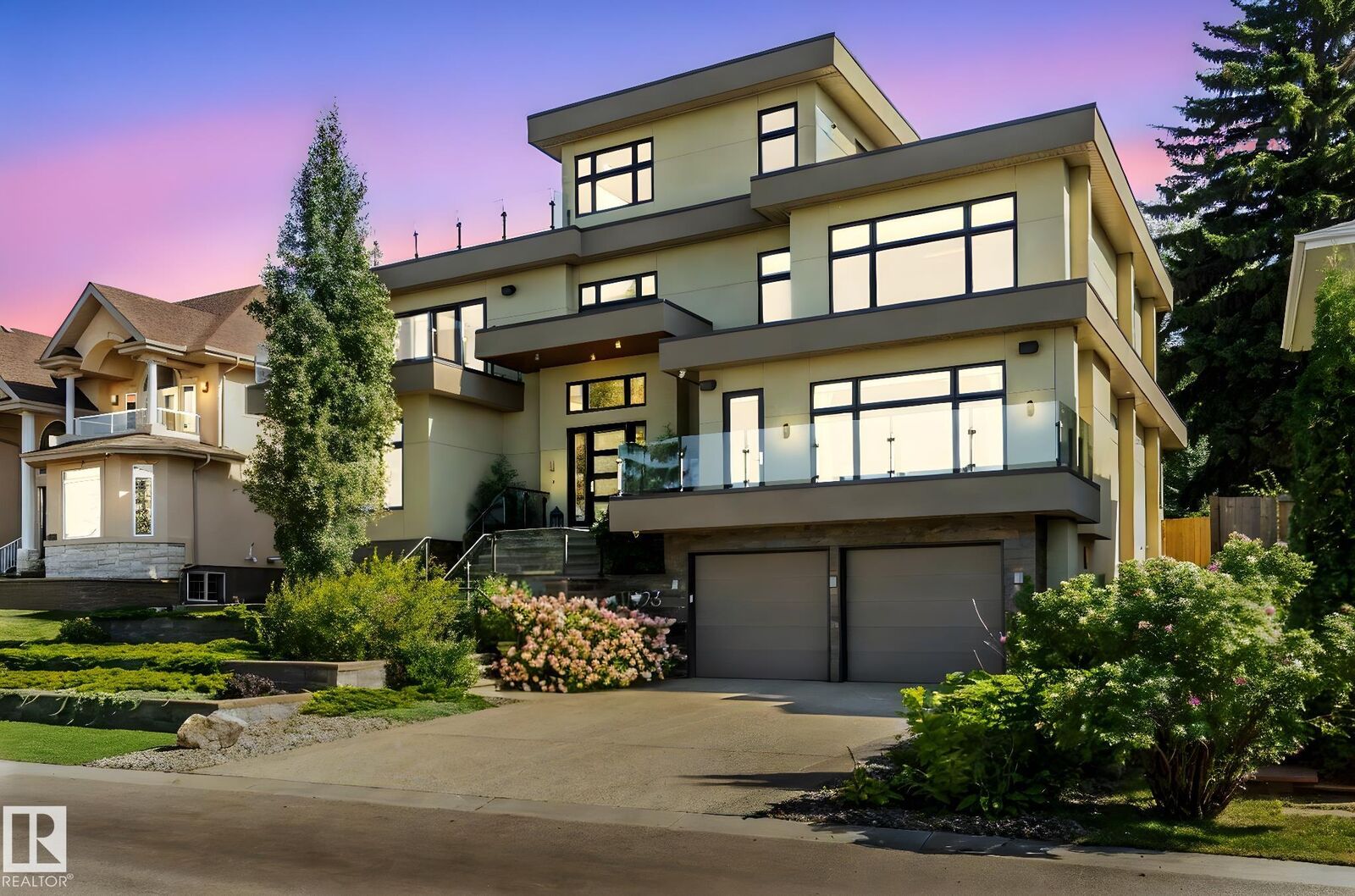 Photo de la propriété:  11823 Saskatchewan Drive NW  AB  