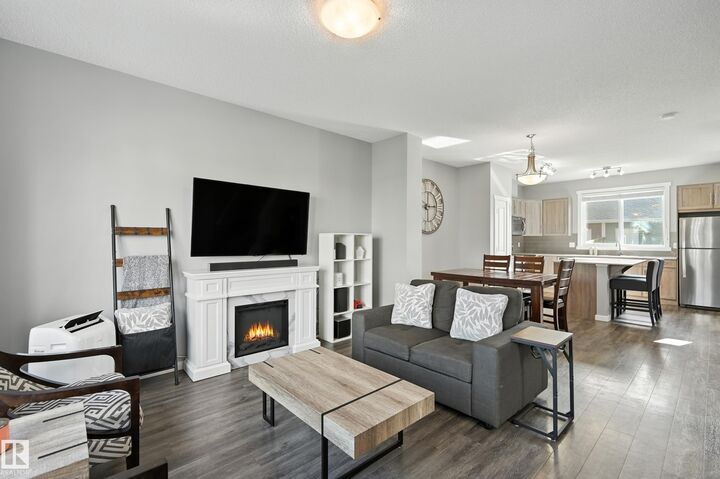 2677 Maple Way NW  Edmonton AB T6T 2C8 photo