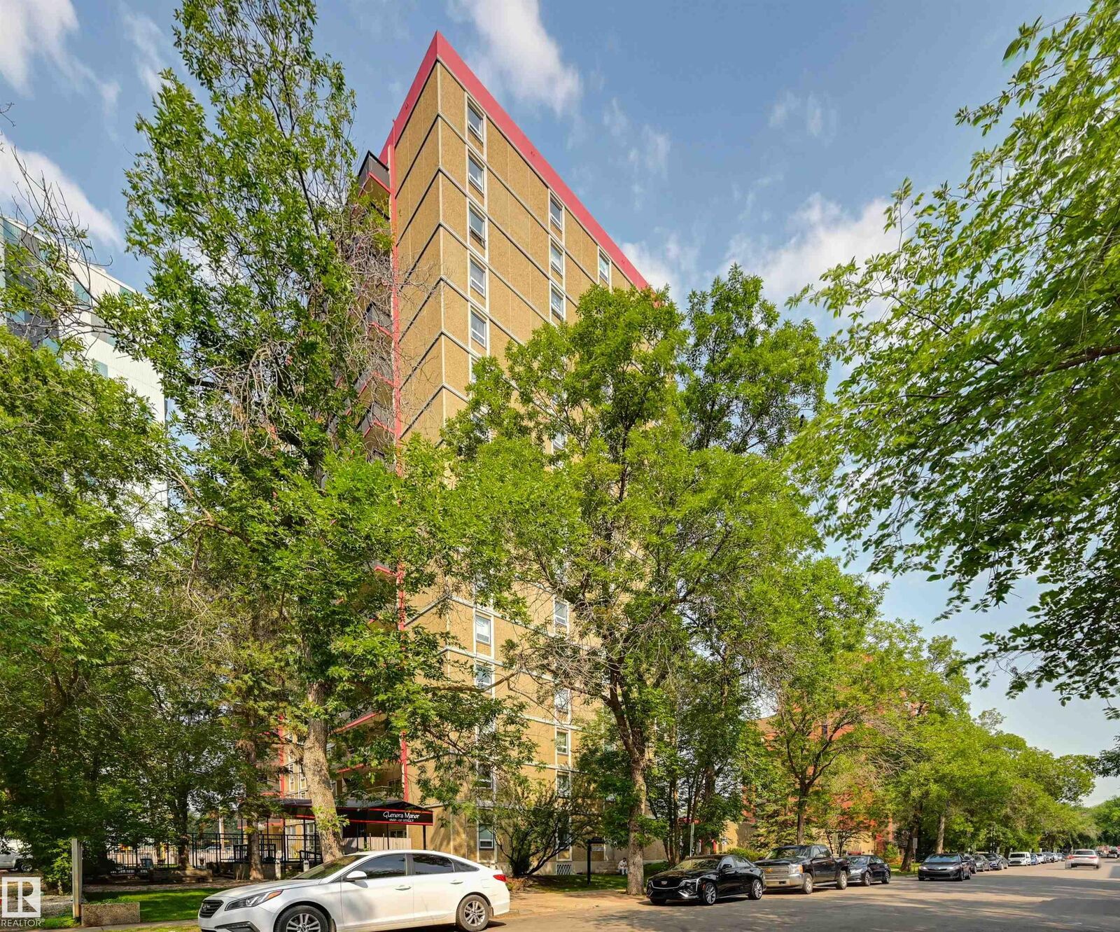 Property Photo: 10140 120 Street NW 1505 AB T5K 1Z8
