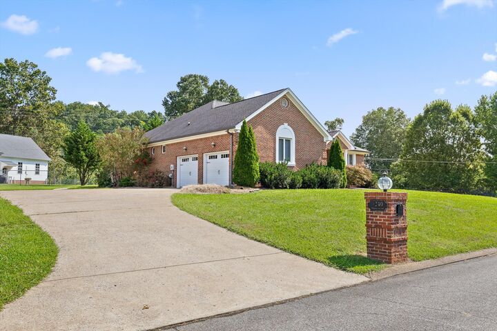 Property Photo: 3240 Waterfront Drive TN 37419