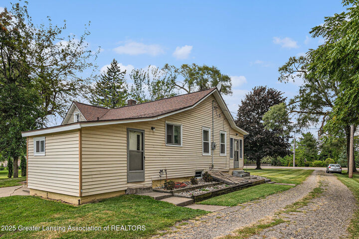 Property Photo:  6003 W Willow Highway  MI 48917 