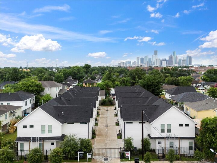 Property Photo: 1222 McNeil Street TX 77009