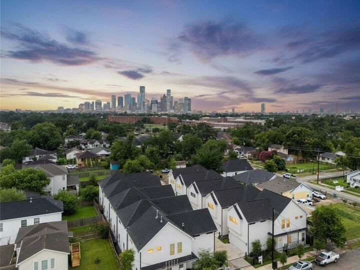 Property Photo:  1222 McNeil Street  TX 77009 