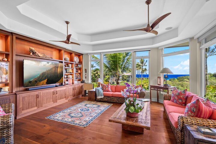 Property Photo: 4100 Queen Emma'S Dr 21 HI 96722