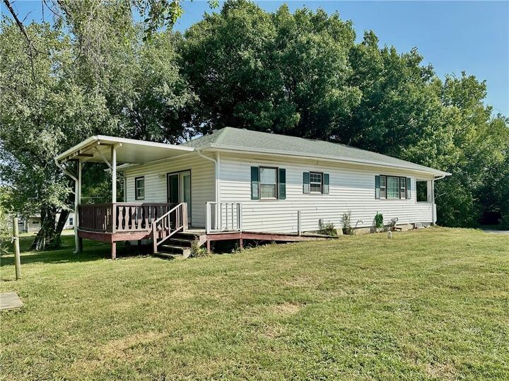 Property Photo:  2205 Chicago Street  MO 64683 