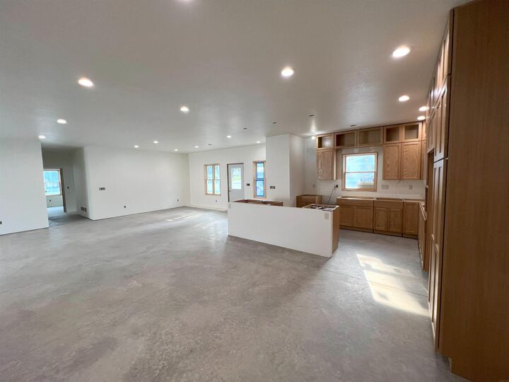 Property Photo: 506 S 3rd St IA 50461