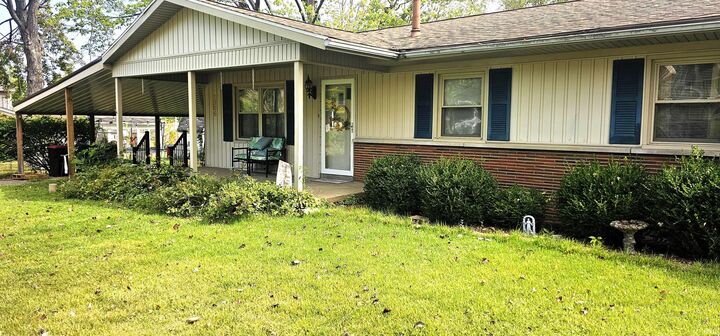 Property Photo: 1306 S First Street IN 47601