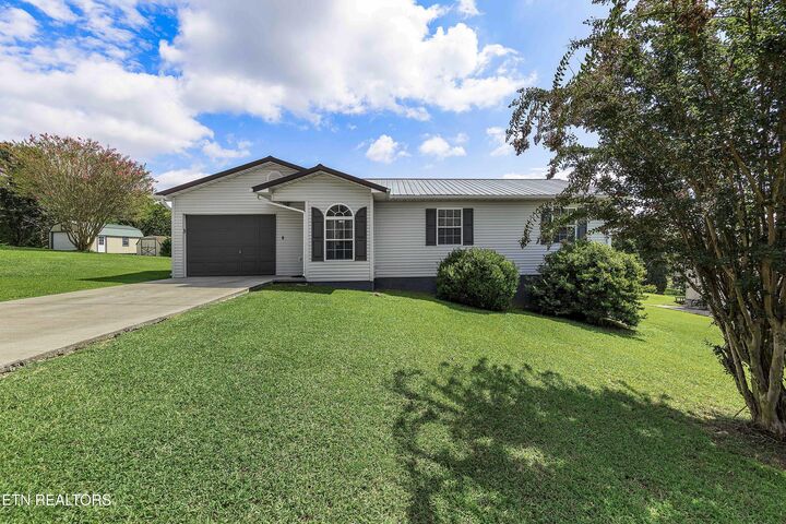 Property Photo: 114 Anderson St TN 37874