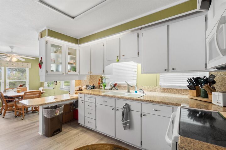 Property Photo: 103 48th Avenue Terrace W FL 34207