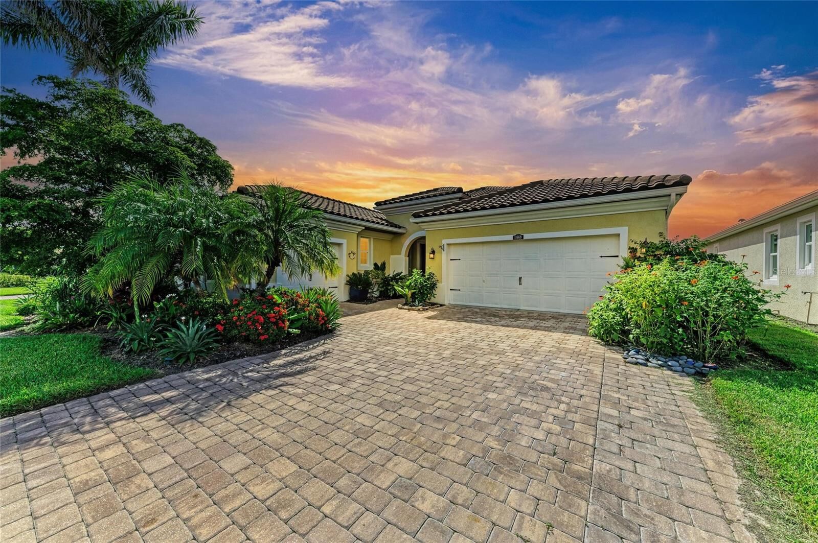 Property Photo: 11669 Tapestry Lane FL 34293