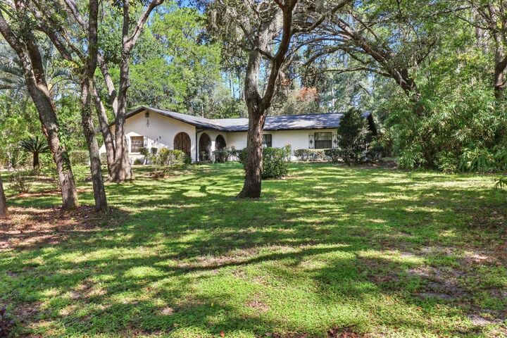 Property Photo:  1215 W Pearson Street  FL 34442 