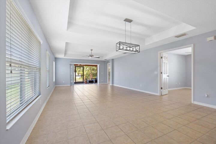 Property Photo: 6018 Oak Mill Terrace FL 34221