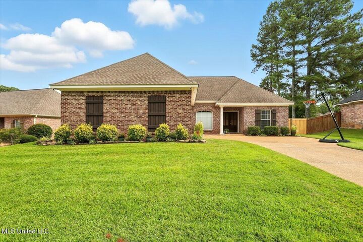 Property Photo: 126 Seville Way MS 39110