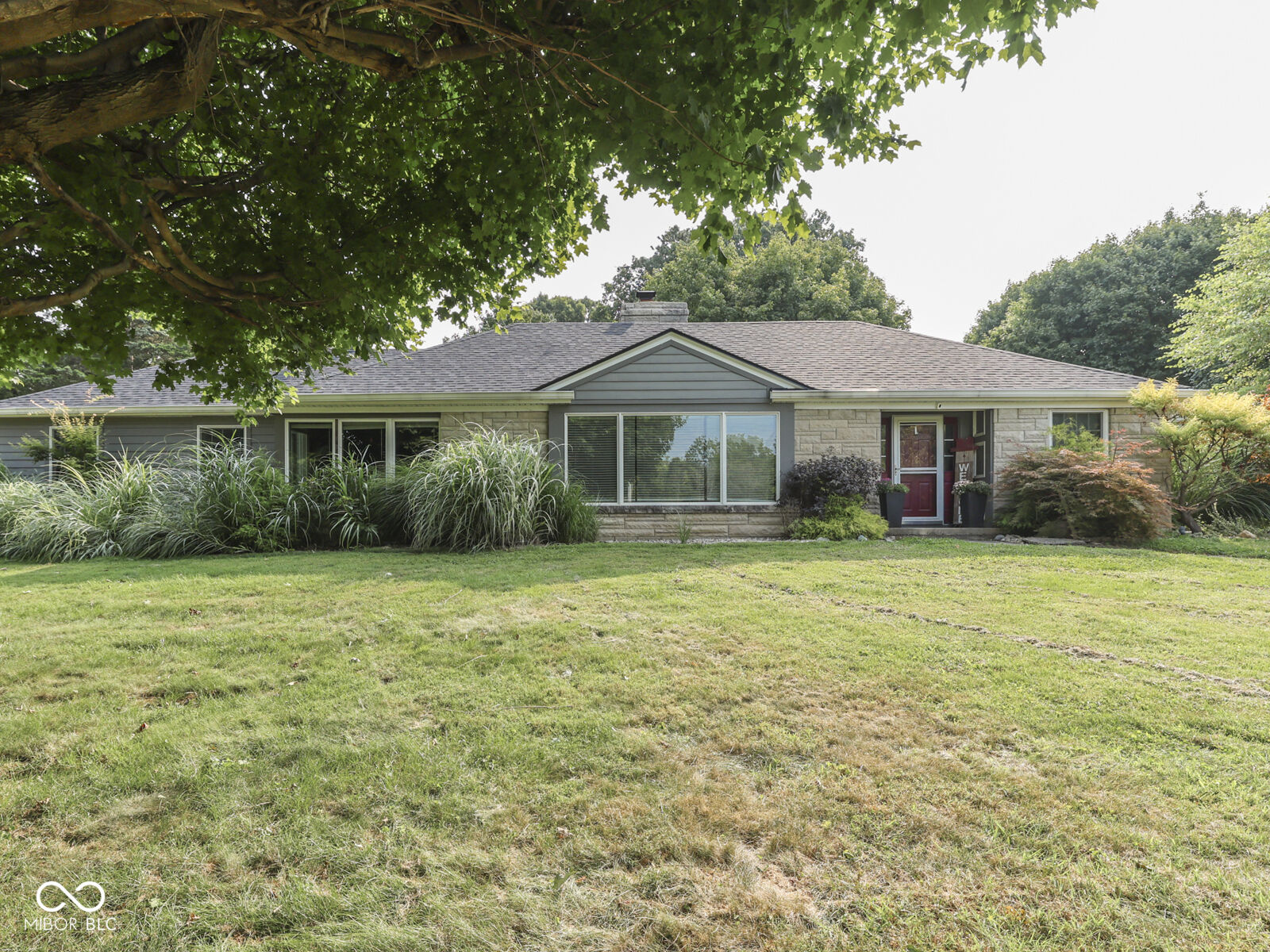 Property Photo:  520 N Valley Lane W  IN 46142 